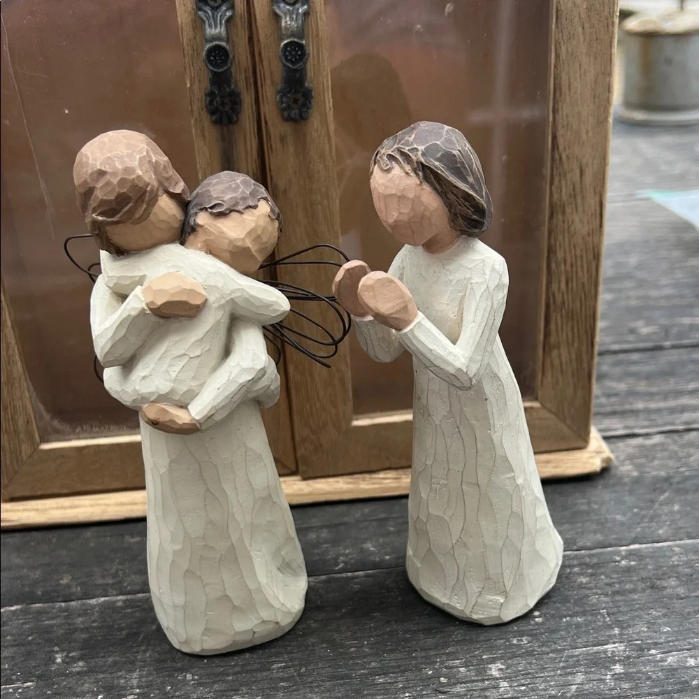 Demdaco Family Embrace Sculpture - Cream and Tan - Picture 7 of 9